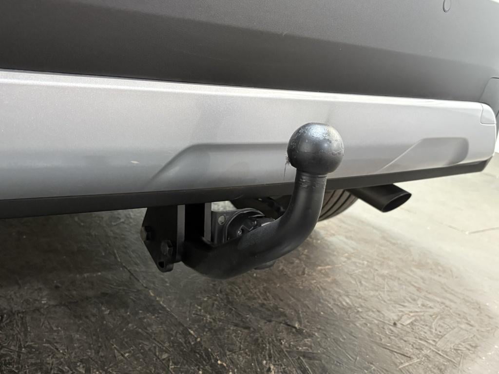 Toyota Corolla Cross 2.0 hp hybrid first edition
