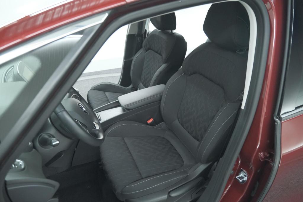 Renault Scenic tce 140 edc limited | camera | stoelverwarming | navigatie |