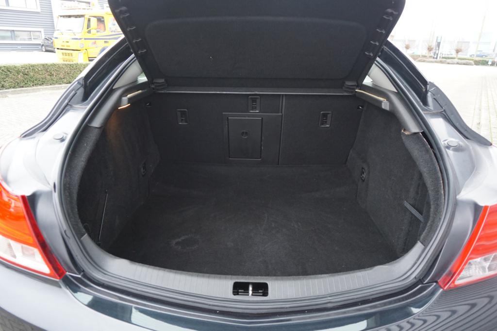 Opel Insignia 1.6 t sport climate / navi / cruise / leder / parkeers. / sto