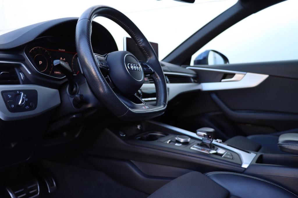 Audi A4 avant 40 tfsi sport s line 190pk s tronic trekhaak | pano | navi