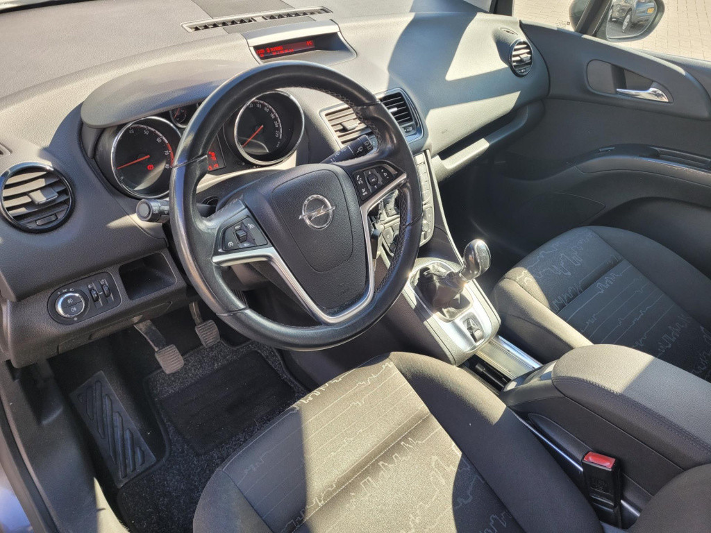 Opel Meriva 1.4 turbo cosmo 4250€ dit is de meeneemprijs/