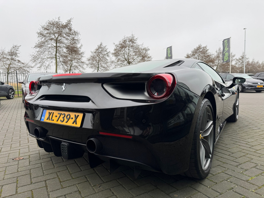 Ferrari 488 3.9 gtb hele * daytona seats * carbon driver zone * dealer onde