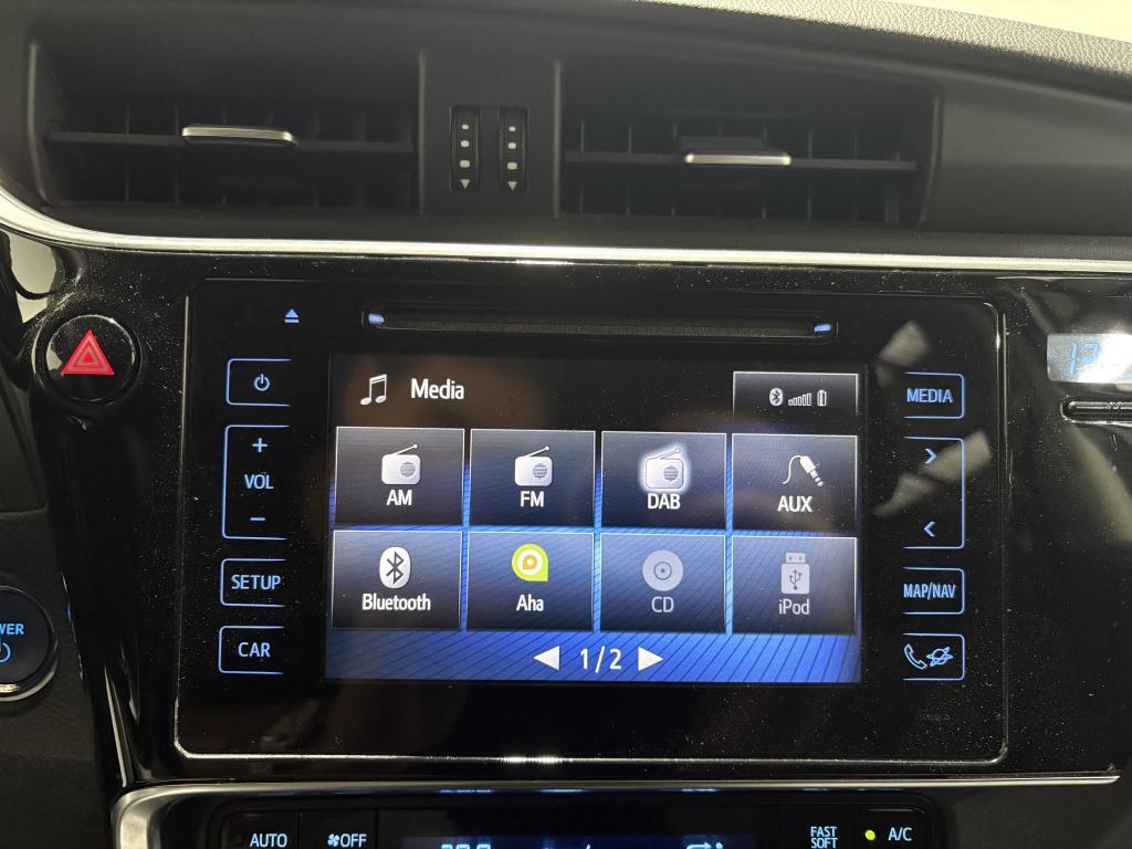 Toyota Auris touring sports 1.8 hybr. energy +