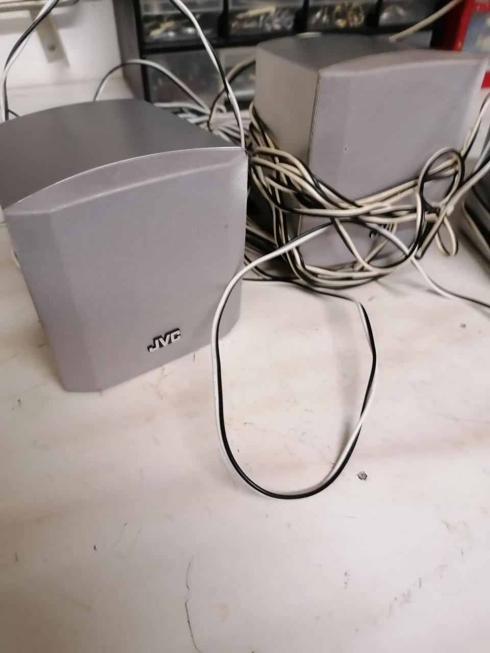 5 kleine jvc  boxjes