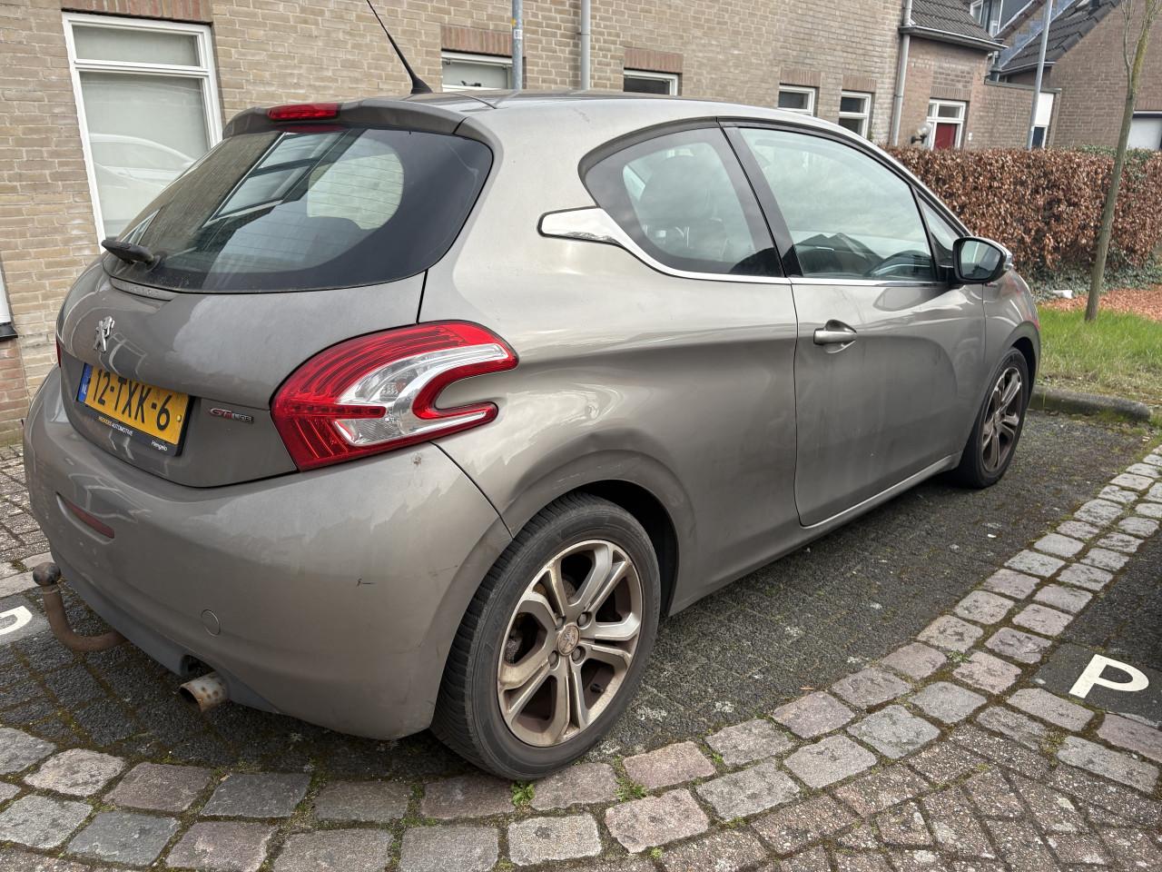 Peugeot 208 1.4 VTI 70KW/95PK 3-D 2012 Beige