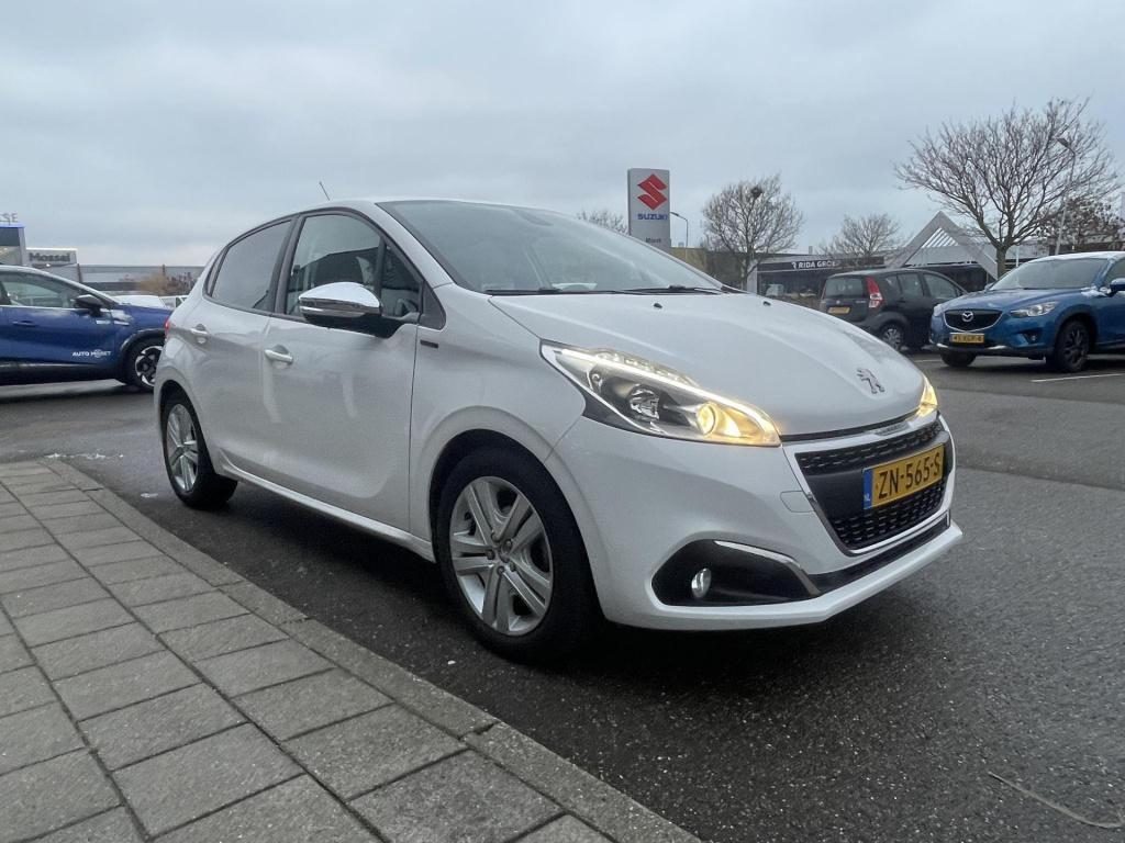 Peugeot 208 1.2 puretech signature