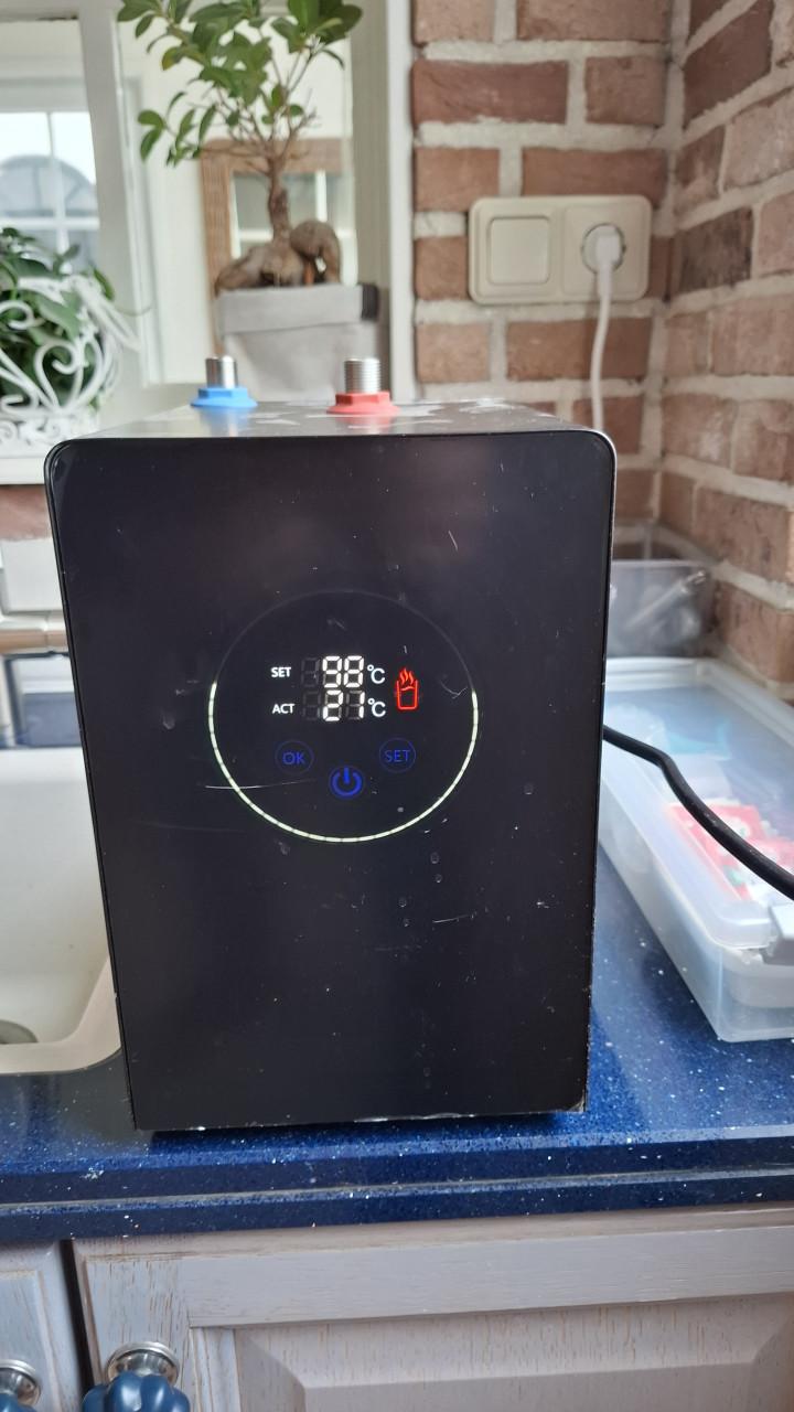 Heet water kraan + toestel