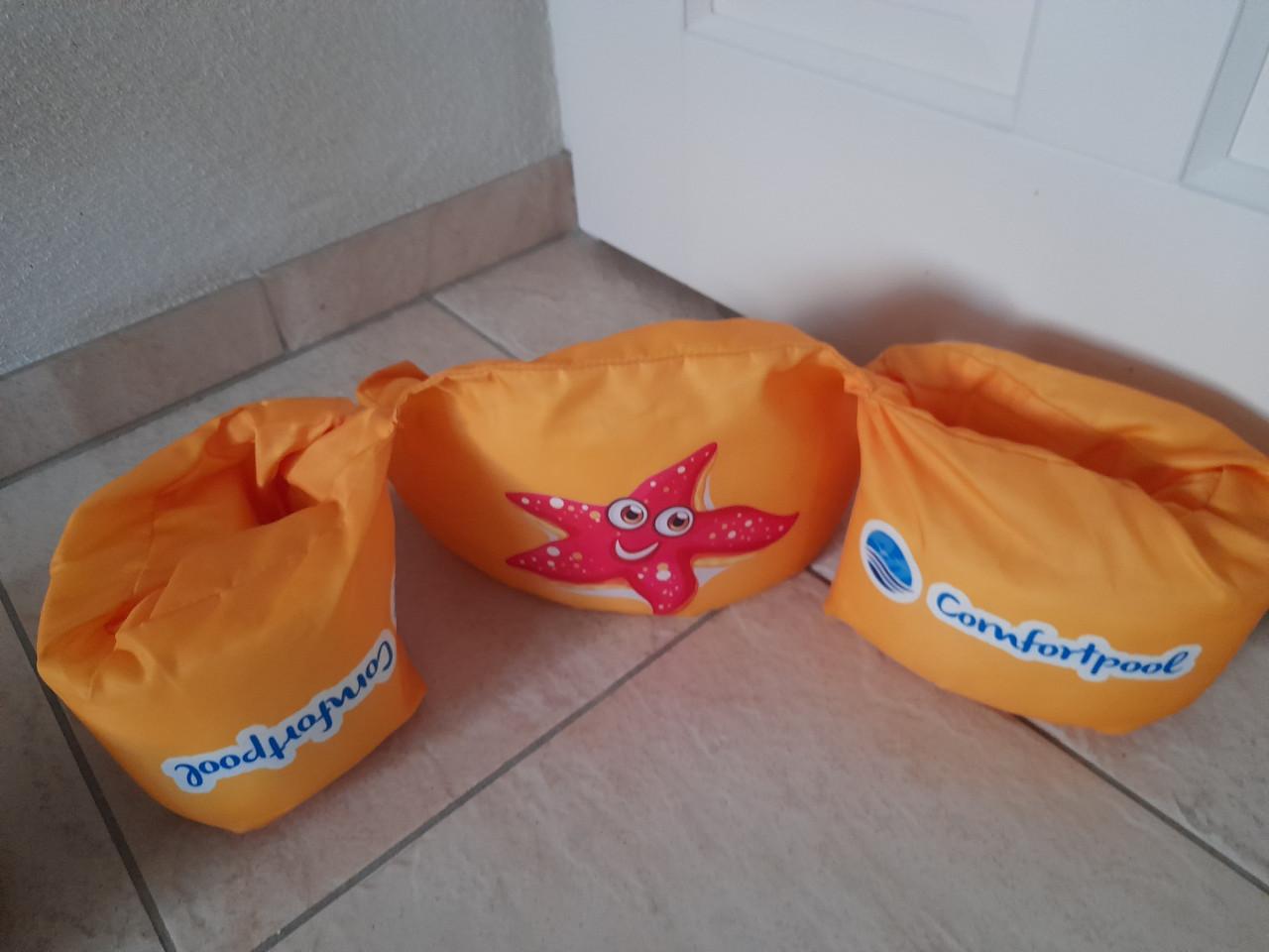 2 x Puddle Jumper  (in goede nette staat)  €10 per stuk
