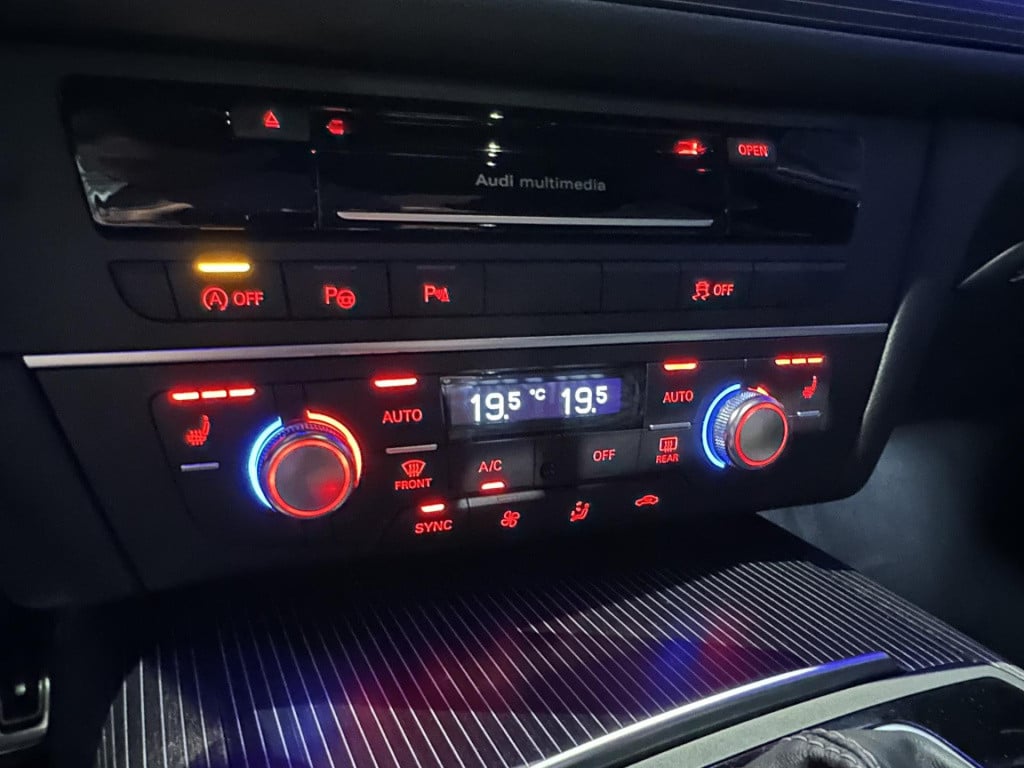 Audi A6 limousine 3.0 tdi bit quattro competition *luchtvering*hud*schuifda