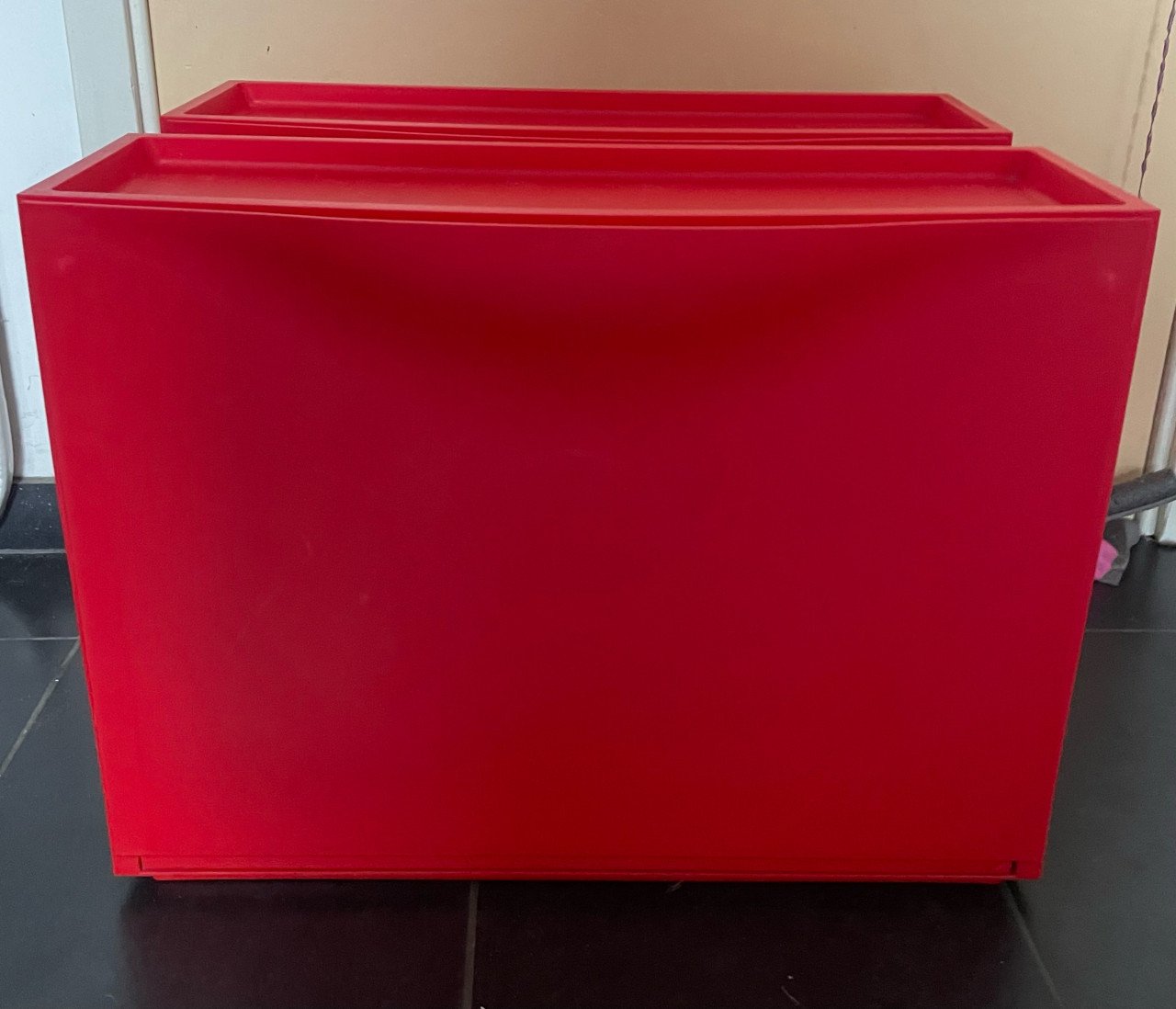 2 ikea trones schoenenbakken