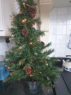 Te koop kleine kunstkerstboom