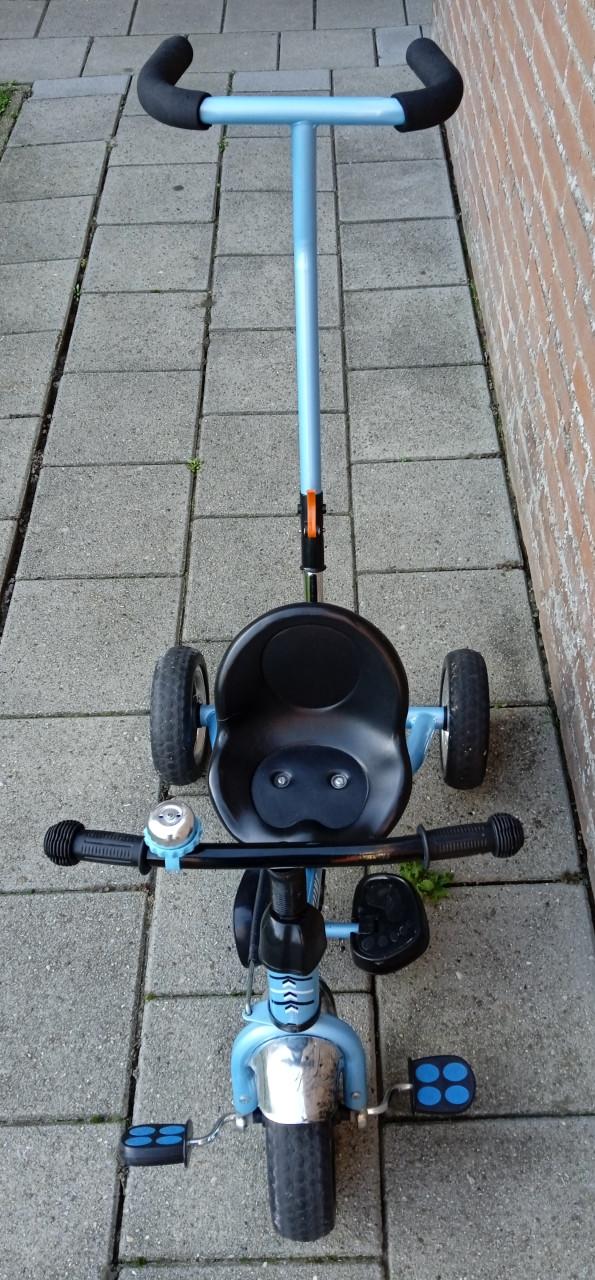 Nog zeer mooie driewieler met trekstang,