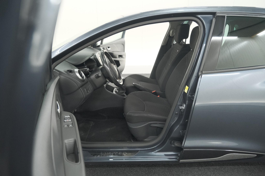 Renault Clio 1.2 limited | trekhaak | navigatie | parkeersensoren | climate