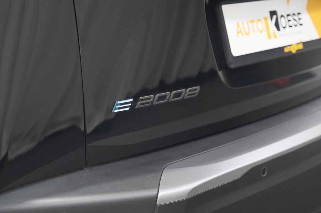 Peugeot E-2008 ev active 50 kwh | parkeersensoren | apple carplay | climate