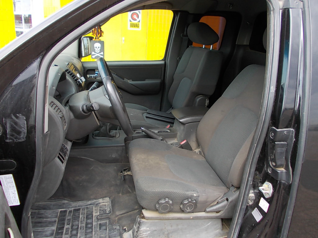 Nissan Navara 2.5 dci 4wd bj. 2010 motor defect!! export