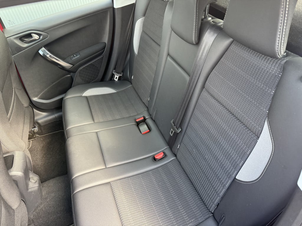 Peugeot 2008 1.2i automaat puretech allure 5-drs