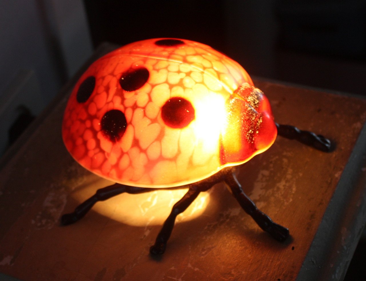 Lieveheersbeestje lamp glas en metaal
