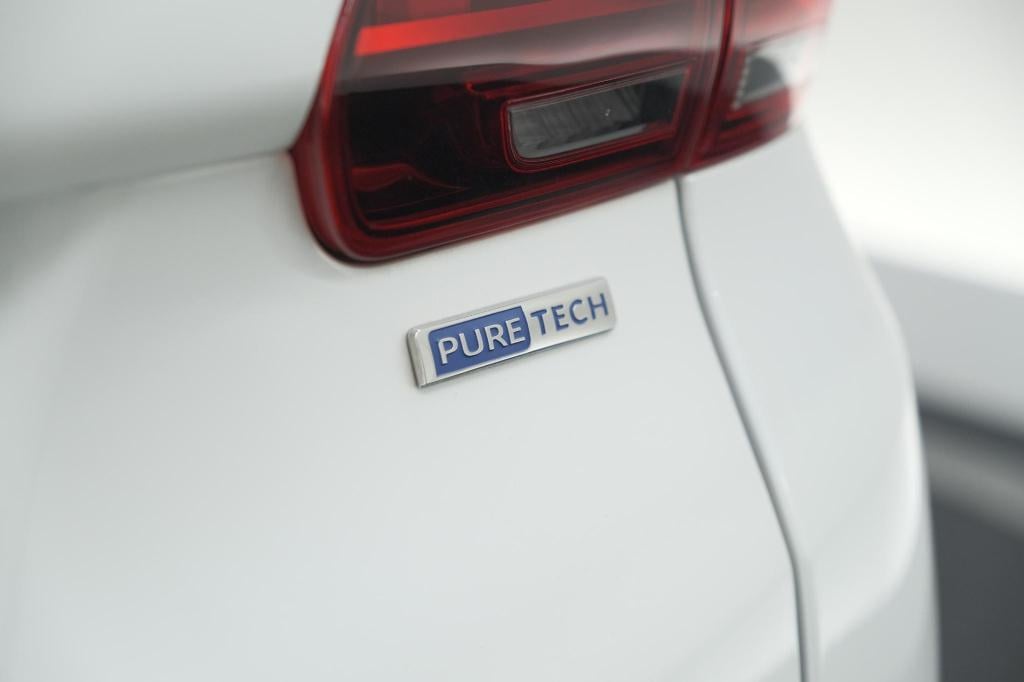 Peugeot 2008 puretech 110 blue lion | trekhaak | apple carplay | panoramada