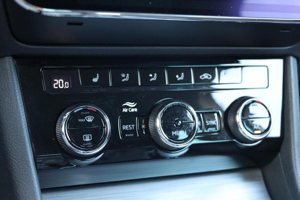 Skoda Superb combi 1.4 tsi iv business edition plus dsg6 218pk