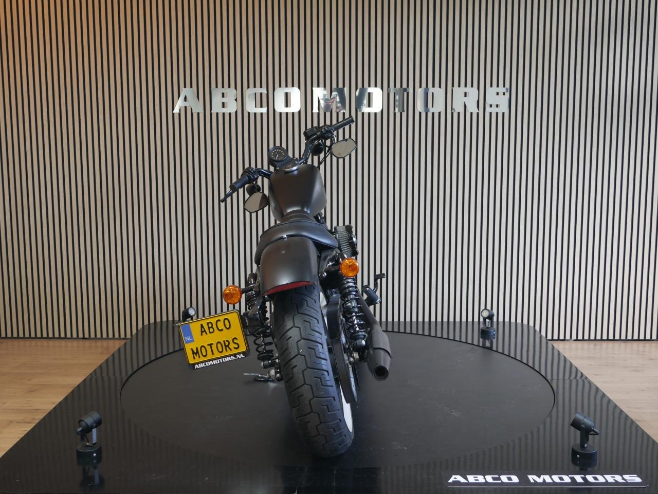 HARLEY-DAVIDSON SPORTSTER IRON XL 883 N