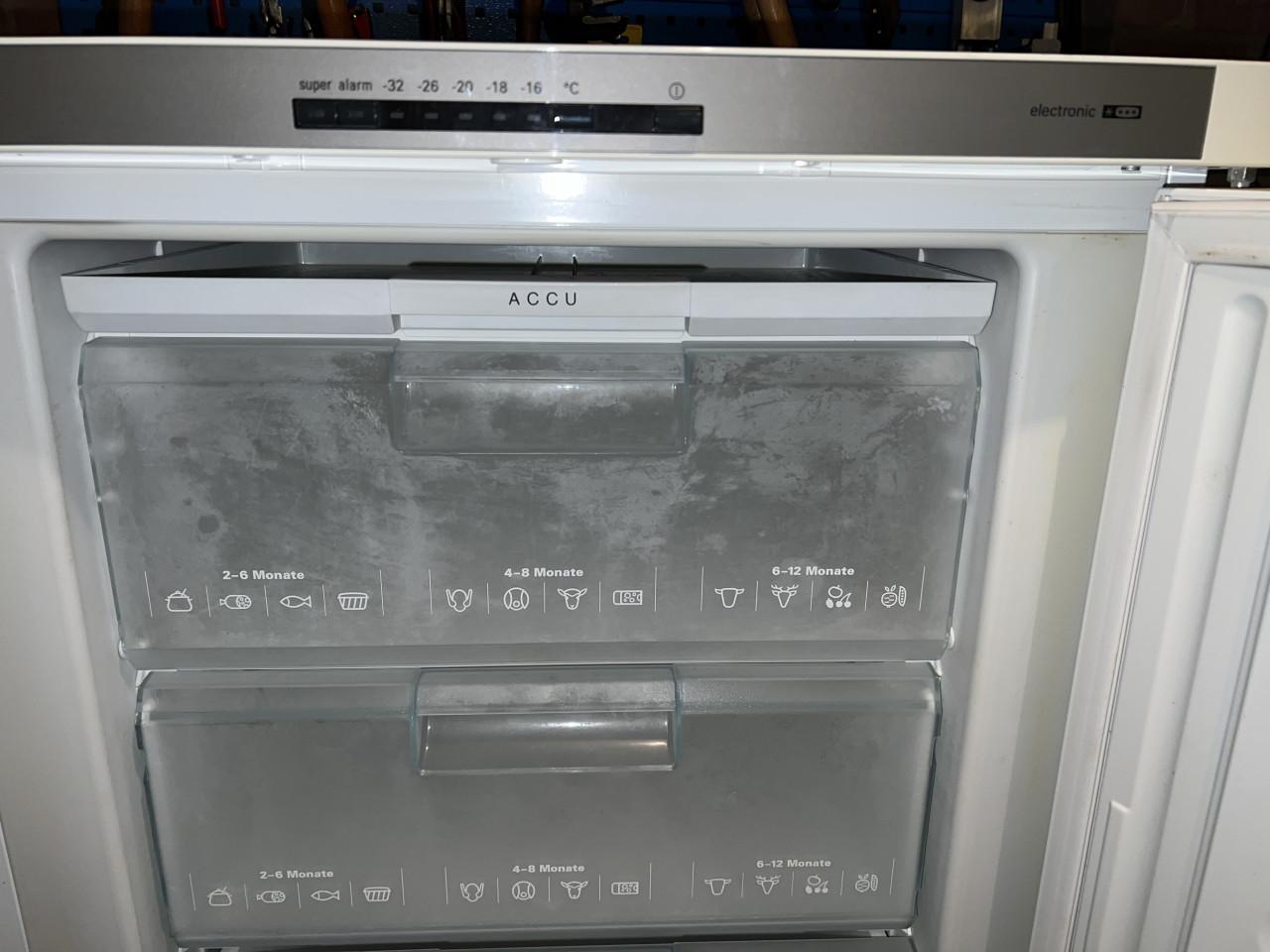 Siemens 7 laden vrieskast 155x65 cm. Inhoud Vriezer 262 liter klasse A+