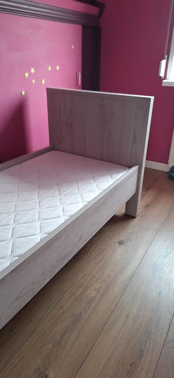 Kinderbed te koop (60cm x 120cm)