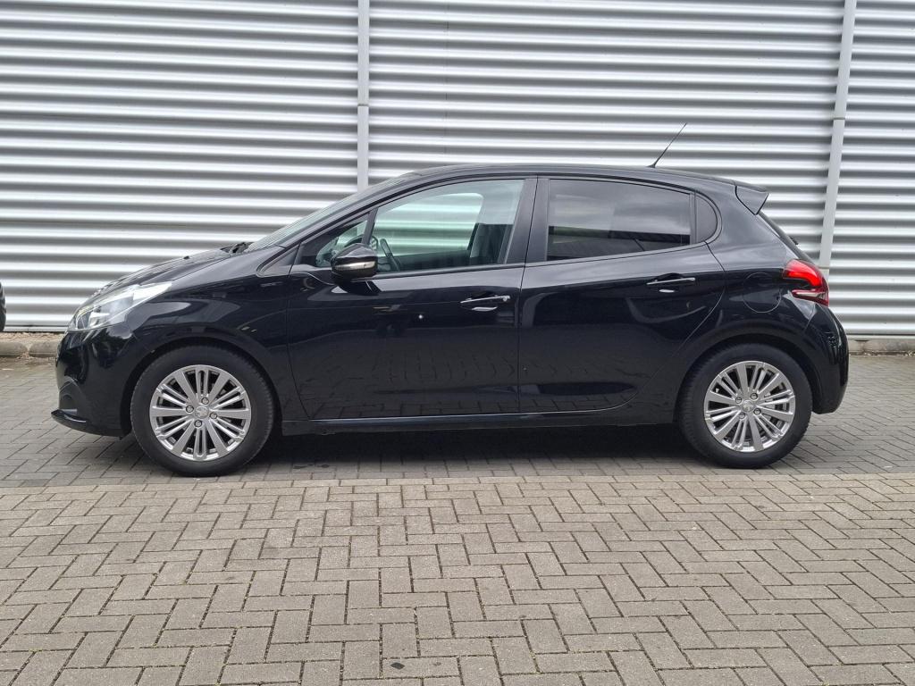 Peugeot 208 1.2 signature nav/airco/lmv/park