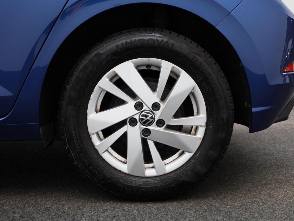 Volkswagen Polo 1.0 tsi r-line business | apple carplay | iq light | achter