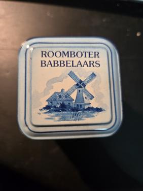 Delfst blauw blikje van roomboter babbelaars, leeg