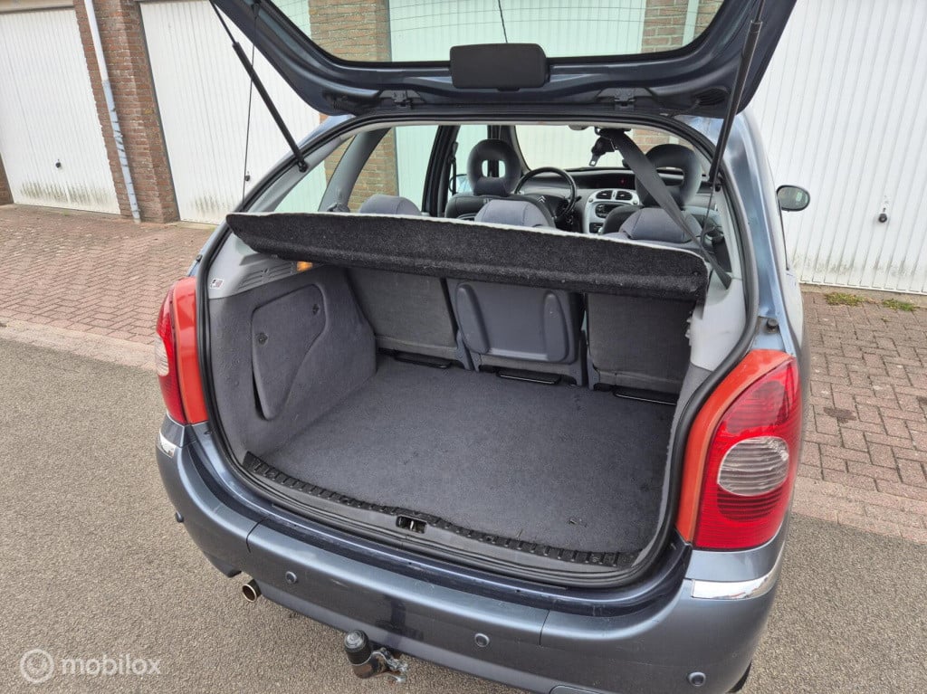 Citroen Xsara Picasso 1.6i-16v tweede eigenaar / airco/ trekhaak / cruiseco