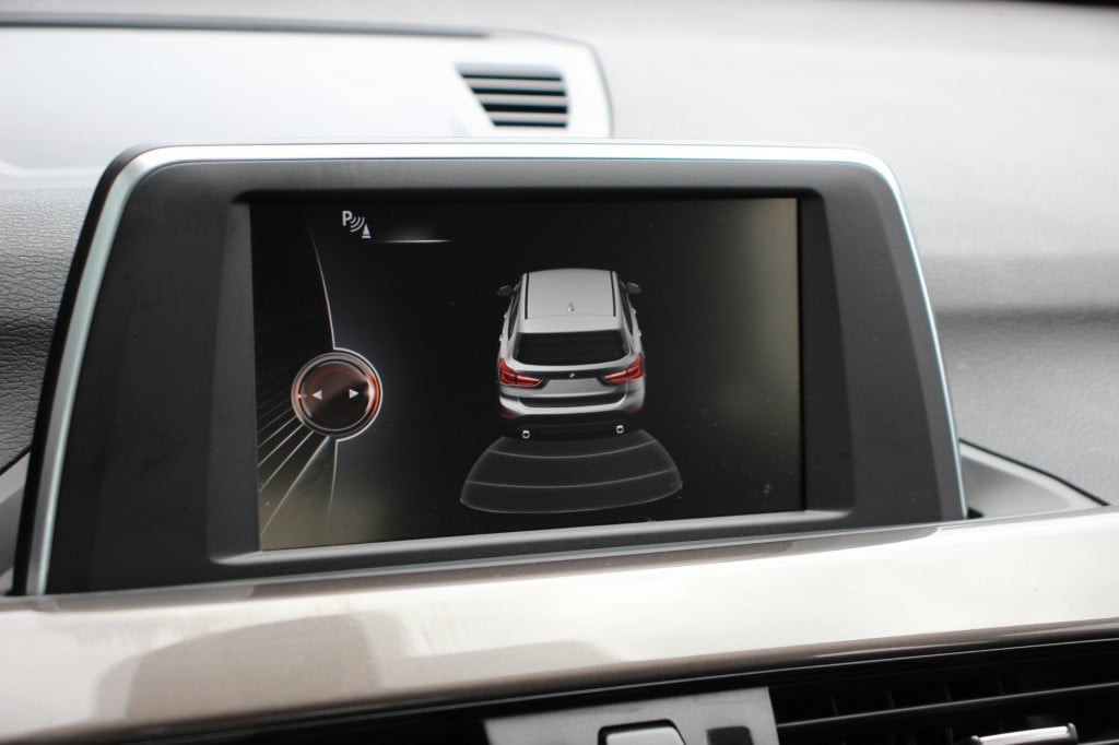 BMW X1 sdrive20i corporate lease executive | led | half leder | pdc |