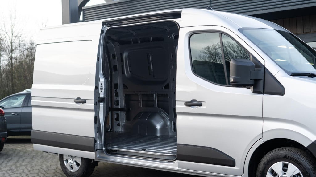 Renault Master t35 2.0 dci 150 l2h2 extra | nieuw model | camera | parkeers