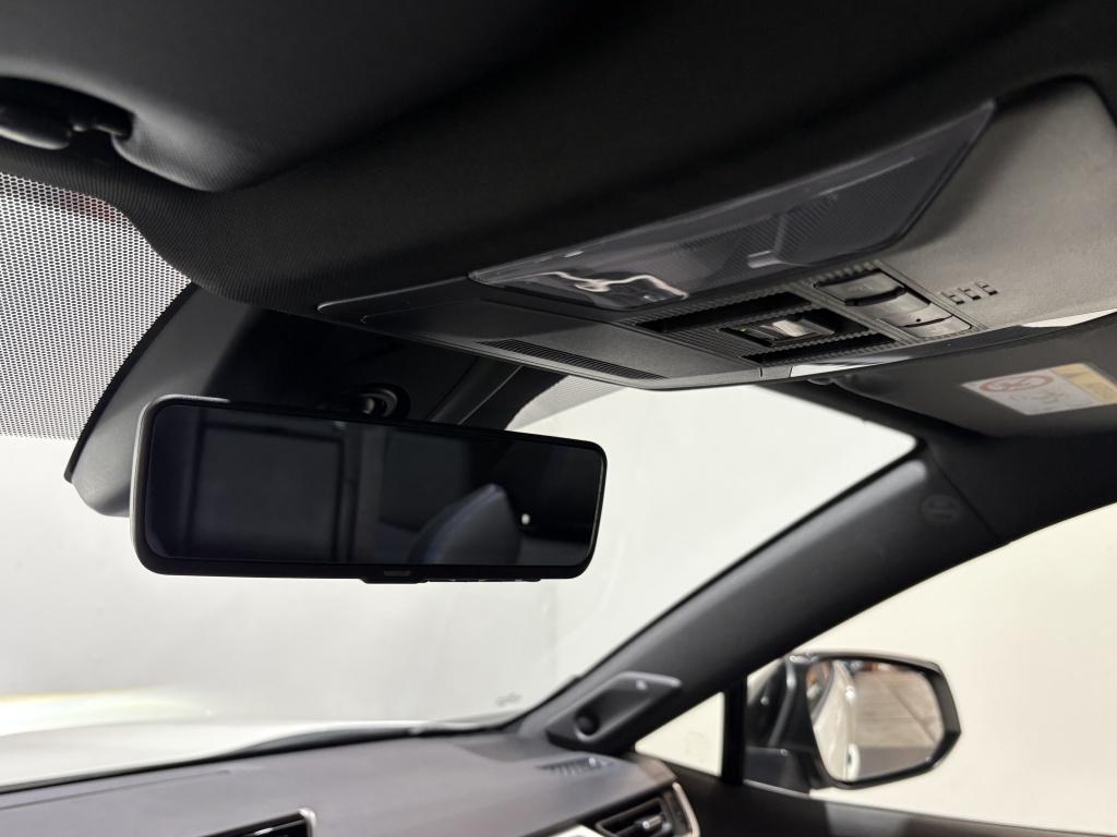 Toyota Rav4 2.5 hybrid awd bi-tone | innovation-pakket | trekhaak | panodak