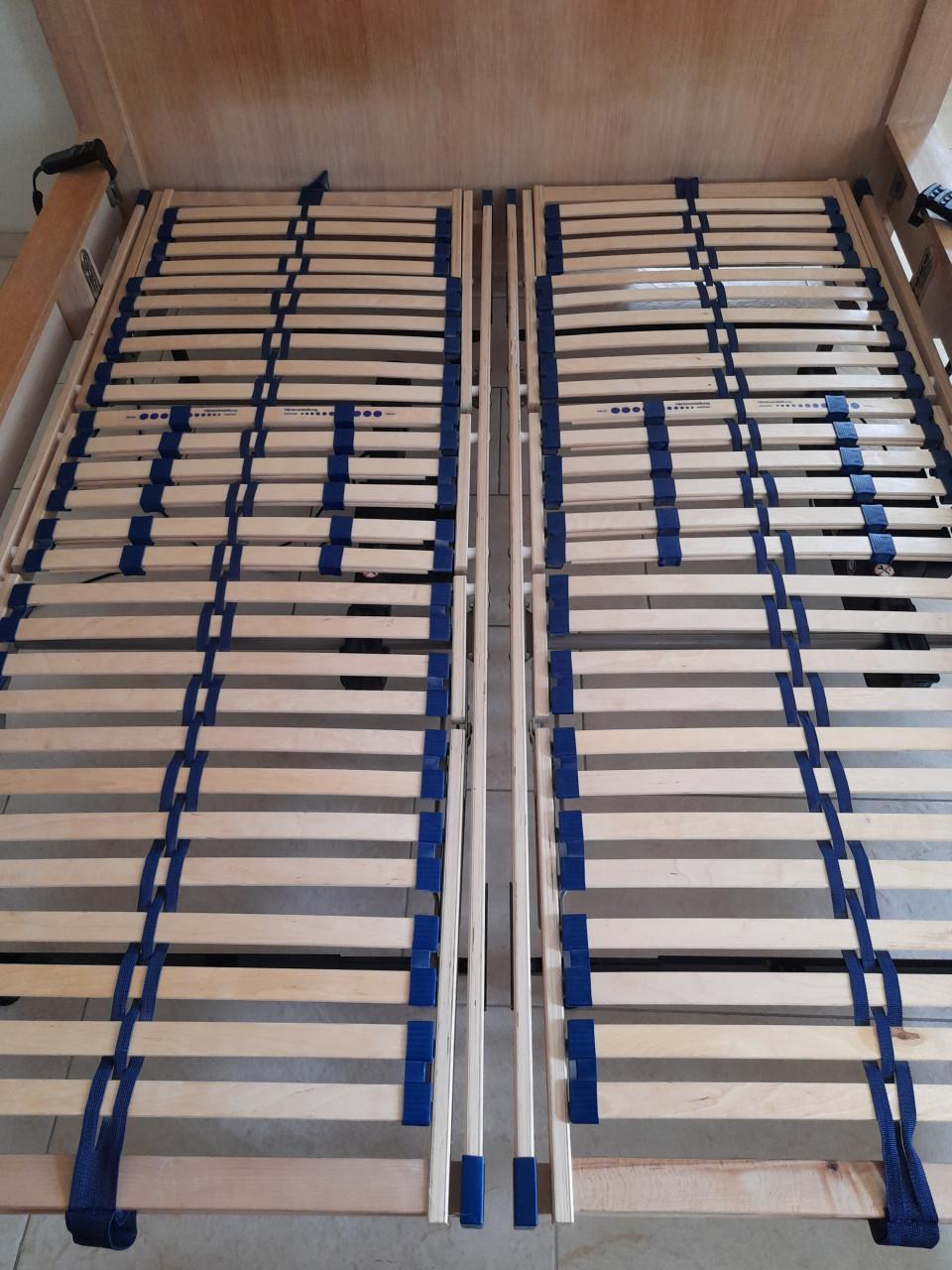 Stevig houten elektrisch verstelbaar 2 Persoons bed (in goede nette staat )