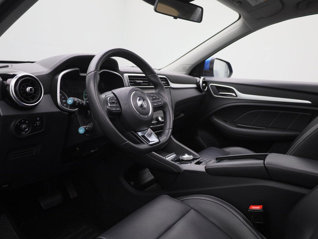 MG Zs-ev luxury 45 kwh automaat | panoramadak | leder | navigatie | airco |