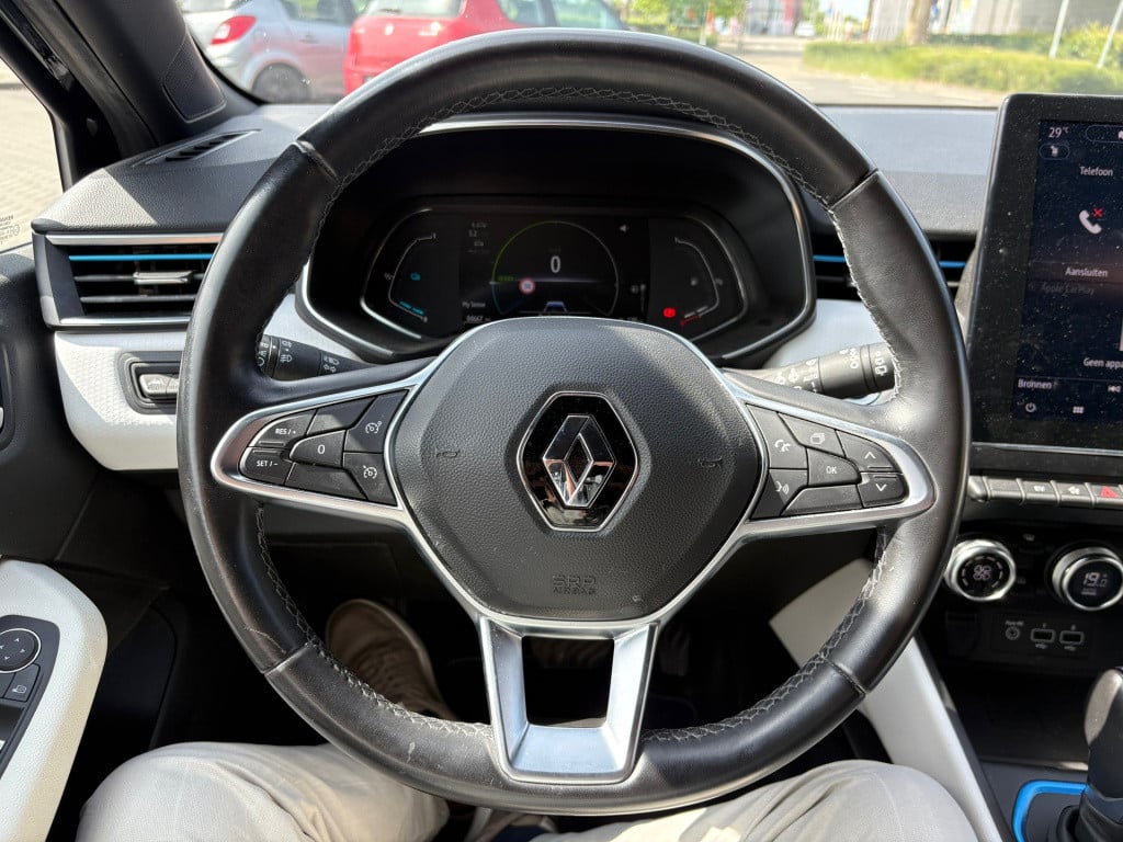 Renault Clio 1.6 e-tech hybrid 140 zen