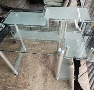 Modern glazen bureau / computertafel of  laptoptafel