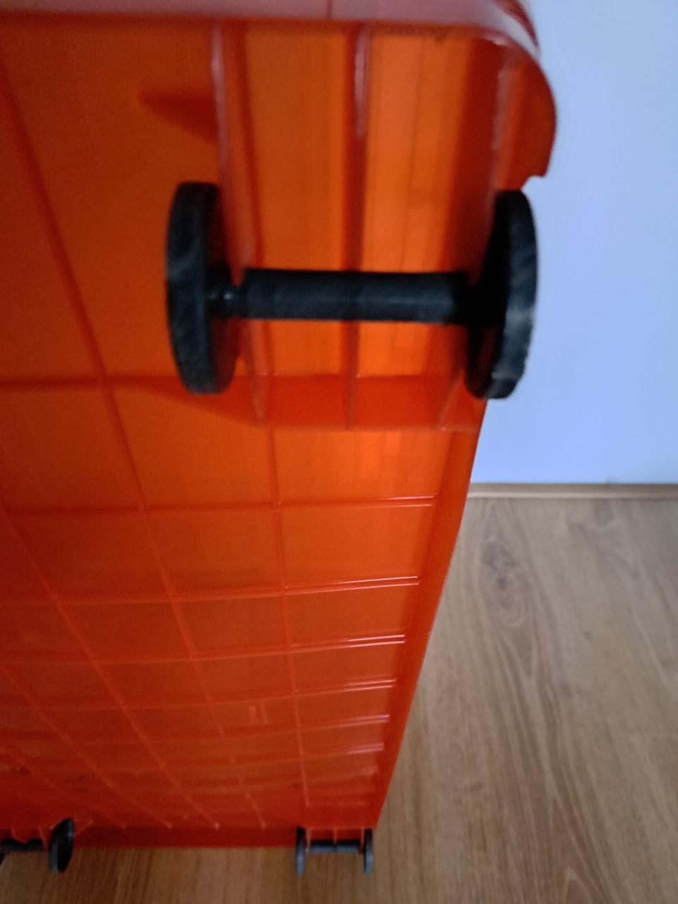 Grote plastic opbergbox.