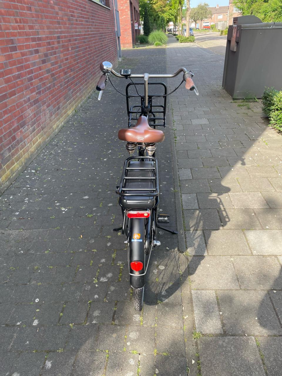 Elektrische herenfiets.