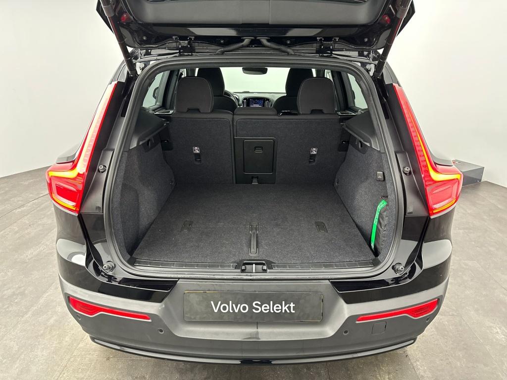 Volvo XC40 b4 194pk plus dark| achteruitrijcamera| trekhaak| adap.cruise