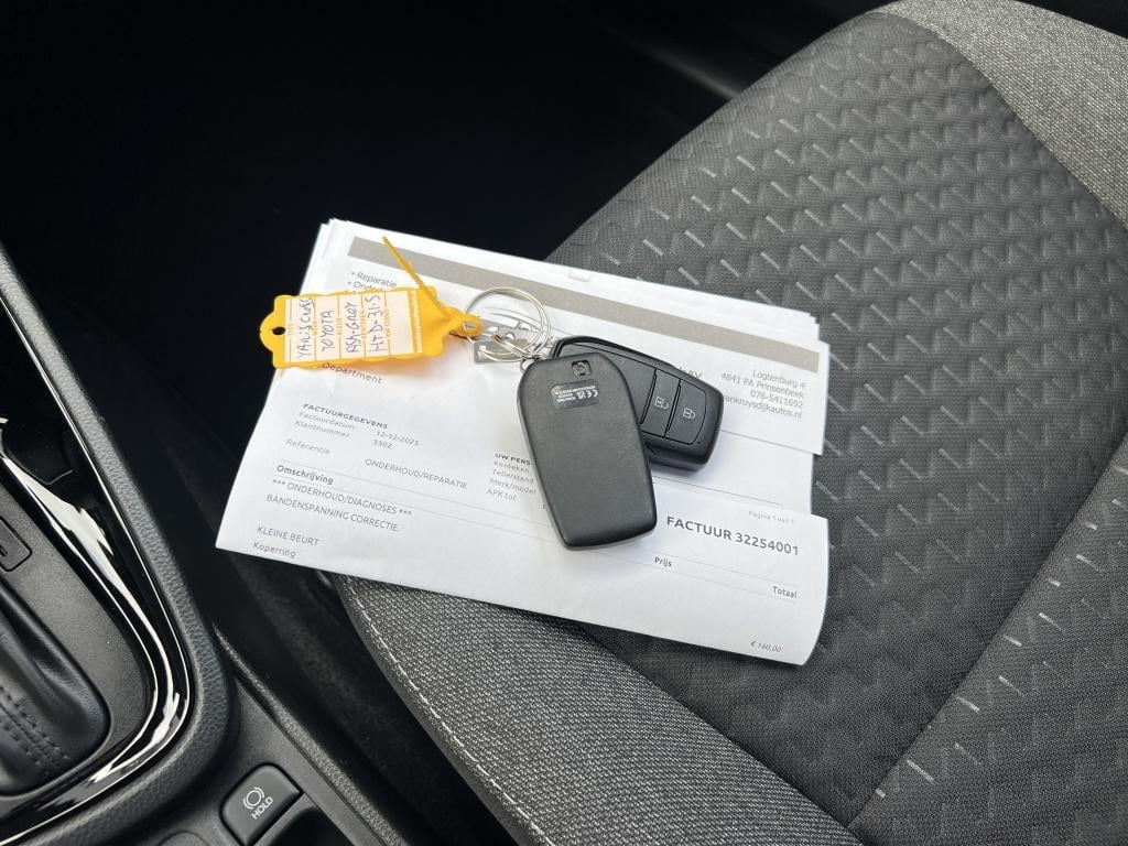 Toyota Yaris Cross 1.5 hybr 115 dynamic | parkeersensoren | stoel+ stuur ve