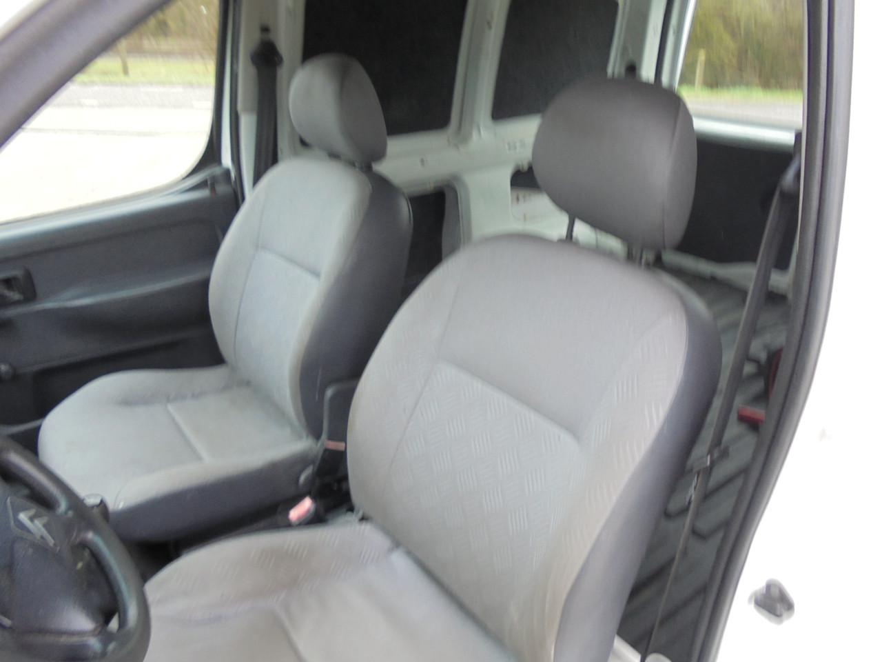 Berlingo 1.4i grijskenten benzine uitvoering ,aantrekkelijk in de kosten