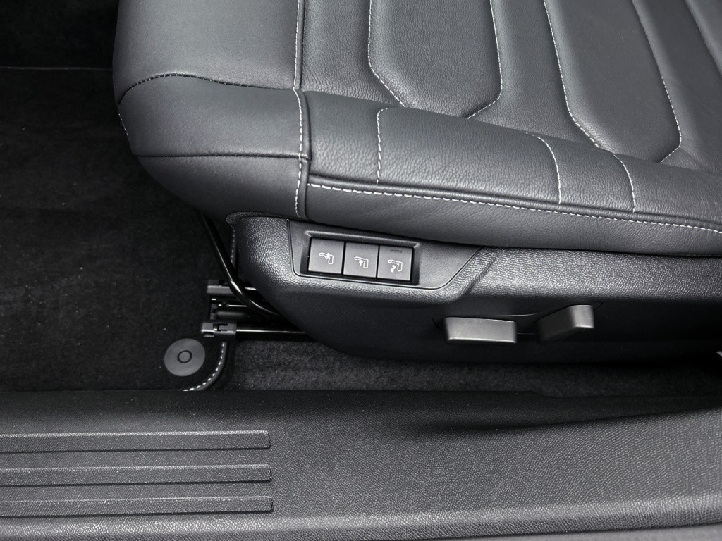 Citroen C4 130 pk automaat max | rijklaar | leder | massagestoelen | stoelv