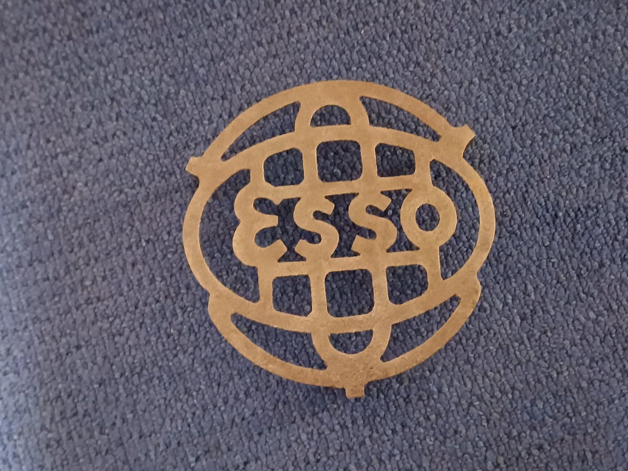 ANTIEKE ONDERZETTER "ESSO".