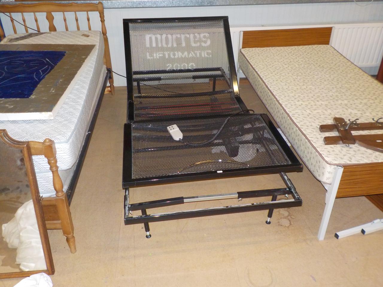 Elektrische spiraal op poten in zeer goede staat 90 x 200 cm