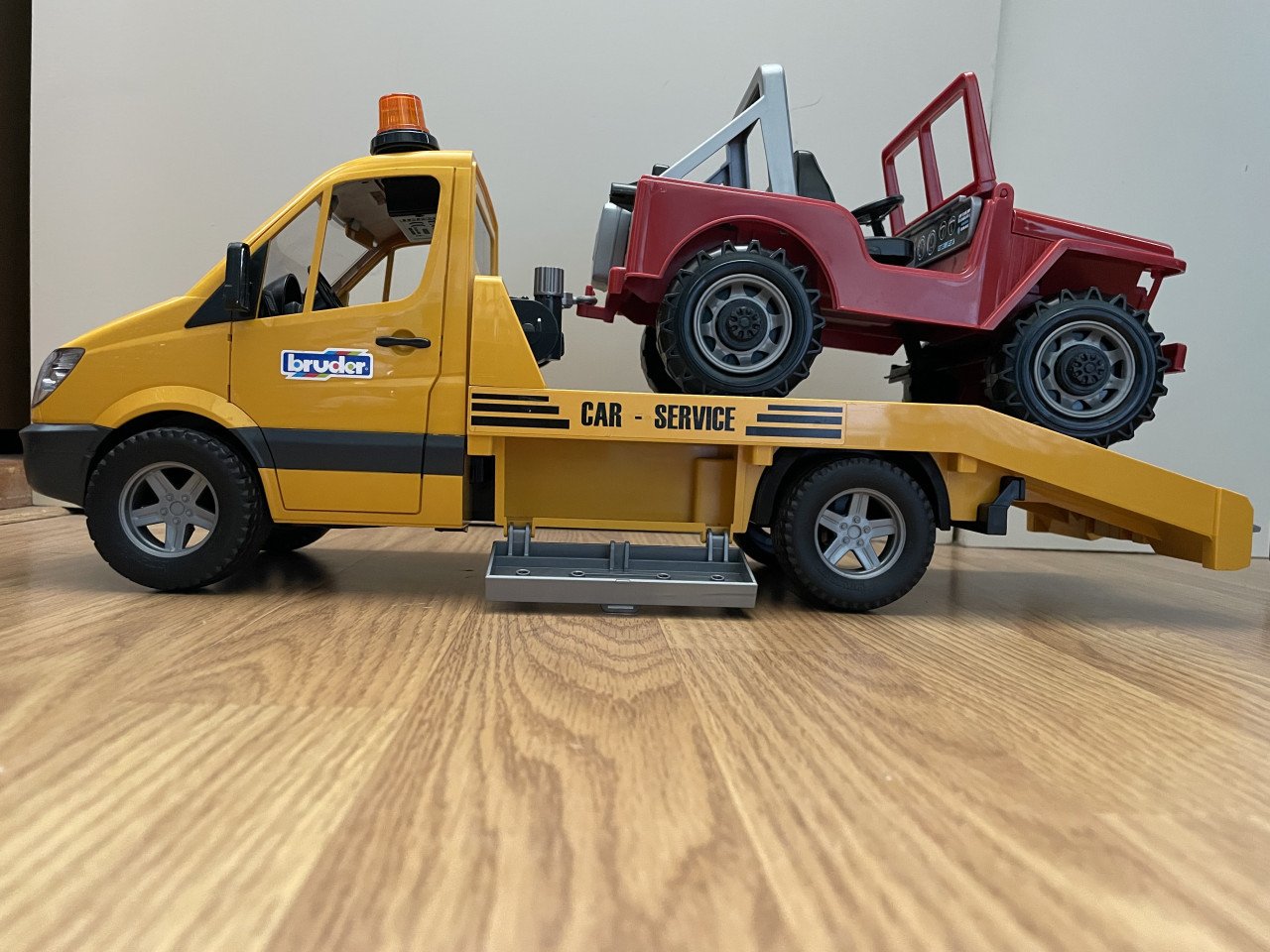 Bruder takelwagen met Jeep