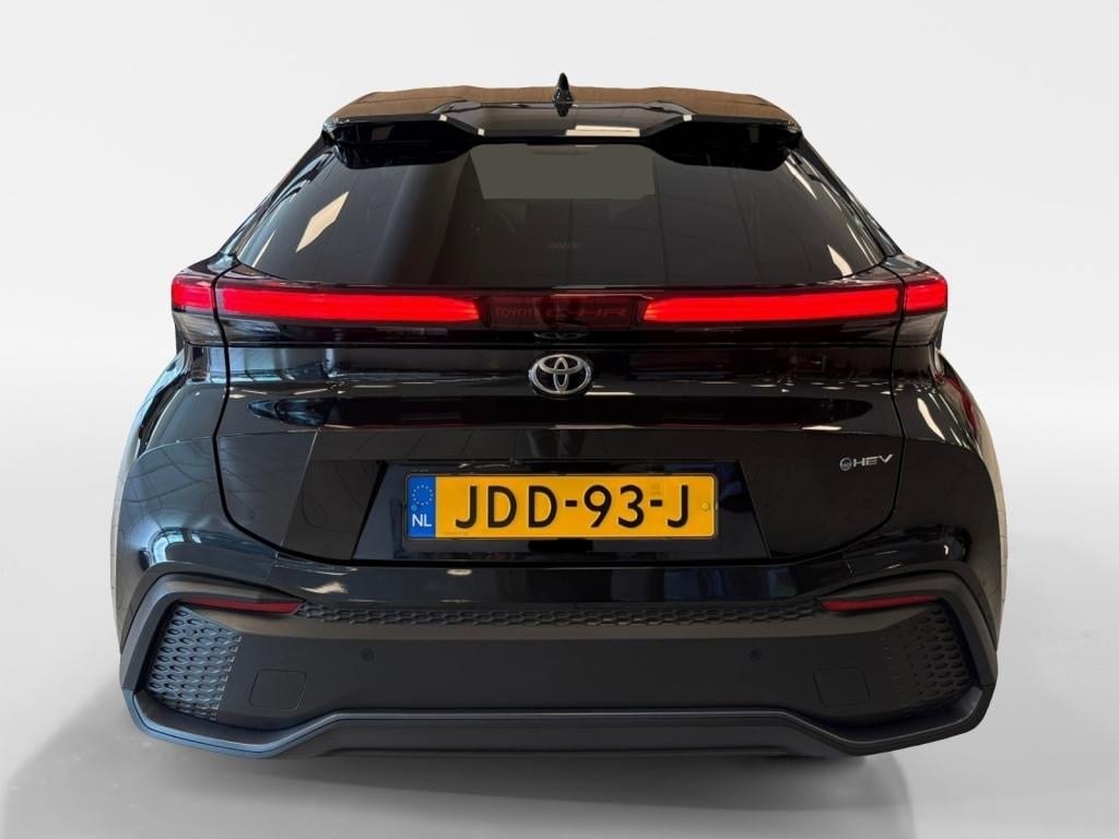Toyota C-hr 1.8 hybrid 140 dyn