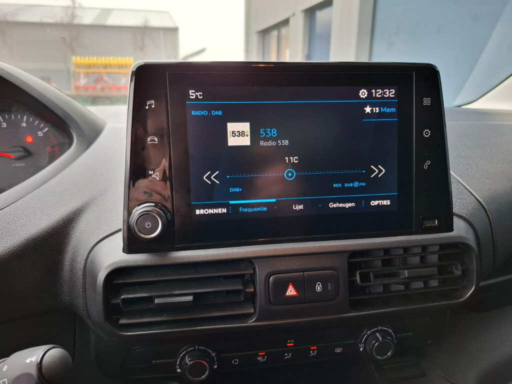 Peugeot Partner 1.5 bluehdi premium airco / cruise controle / navi / 105 pk