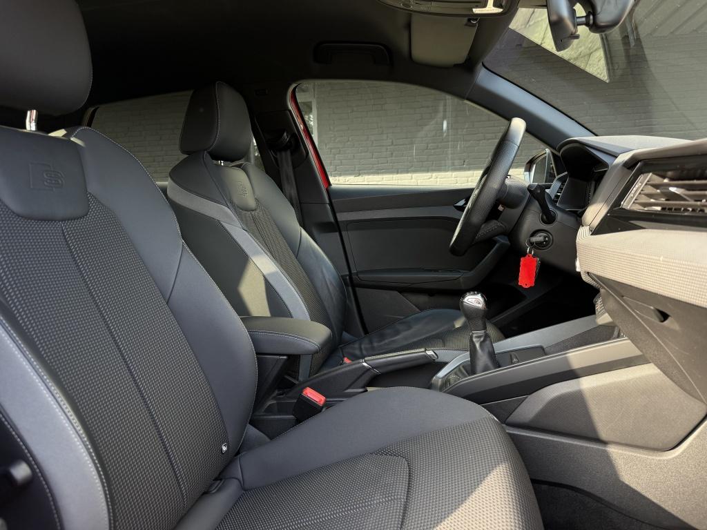 Audi A1 citycarver 30 tfsi - sline - sportstoelen - led koplampen -
