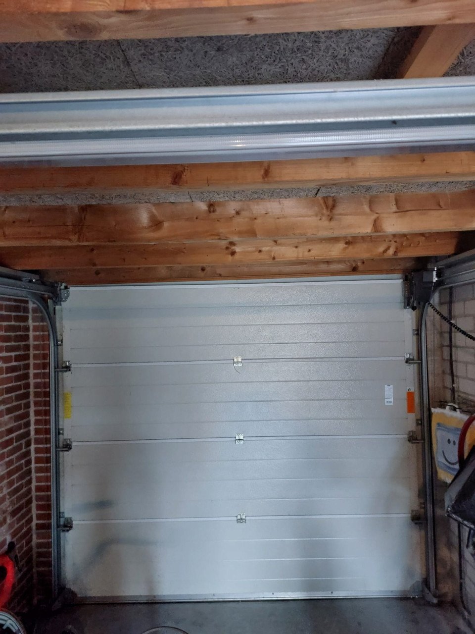 Garagedeur elektrisch sectionaaldeur